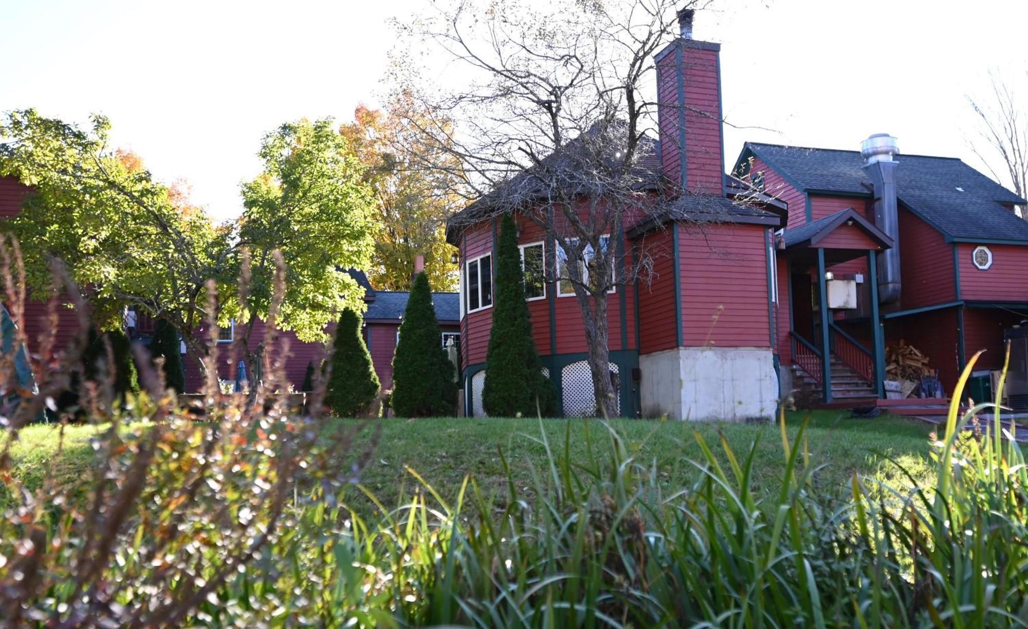 La Perla Restaurant & Country Inn Averill Park Exterior foto